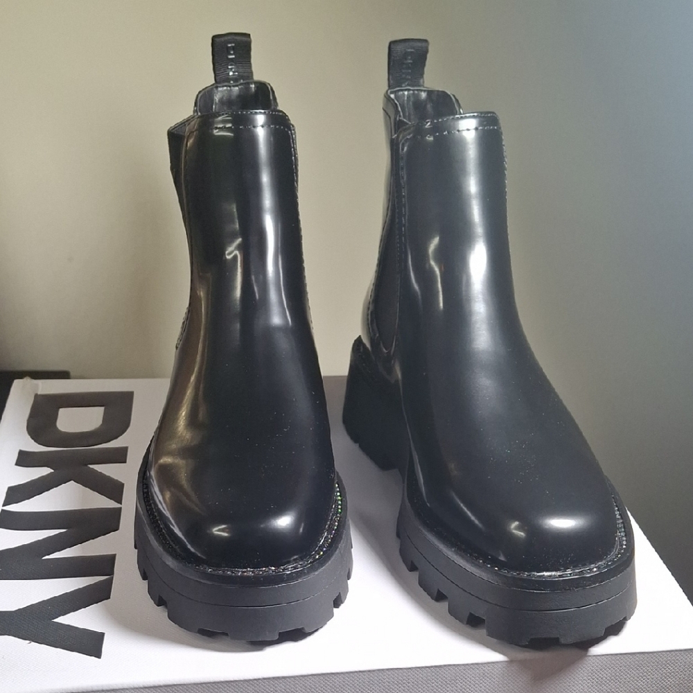 DKNY Senni Chelsea Boot NWOT